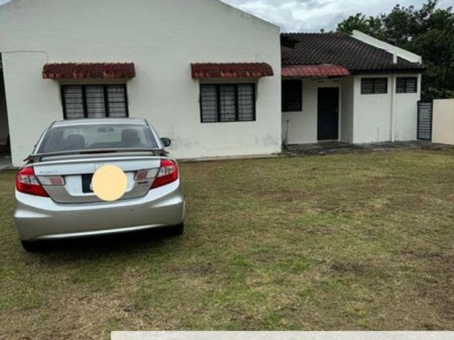House for sale in Malaka