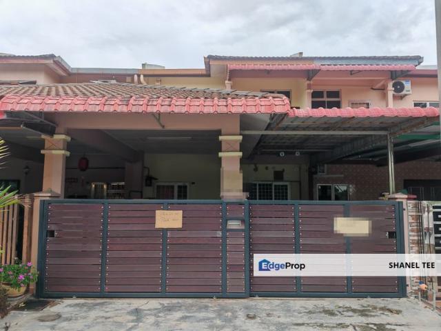House for sale in Malaka