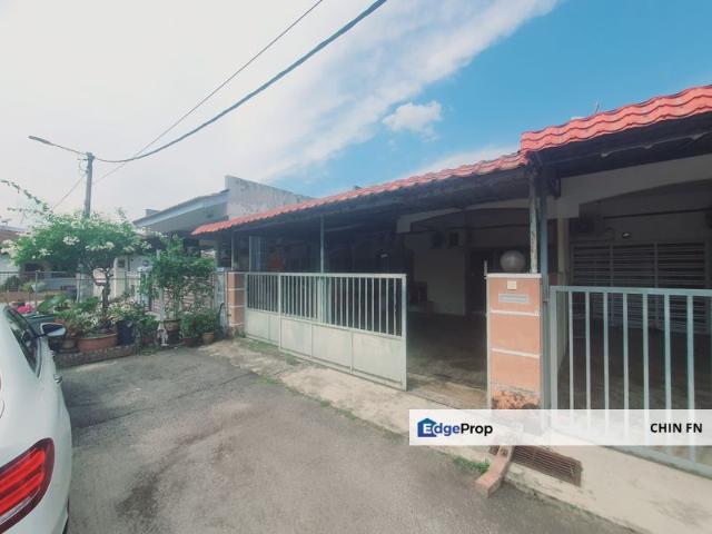 House for sale in Malaka