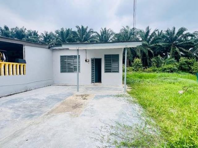Terraced House for sale in Malaka