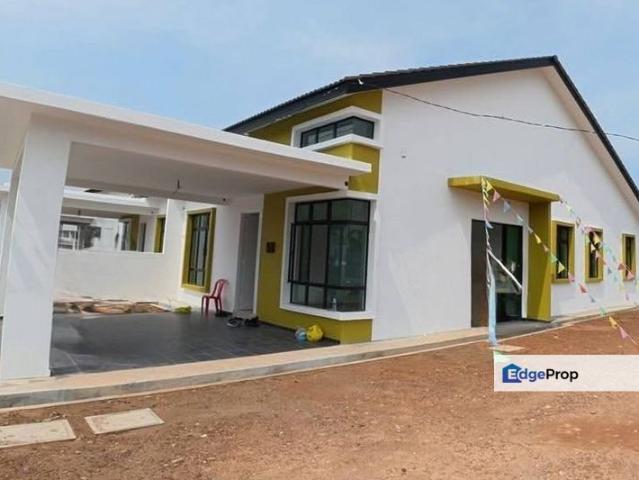 House for sale in Malaka