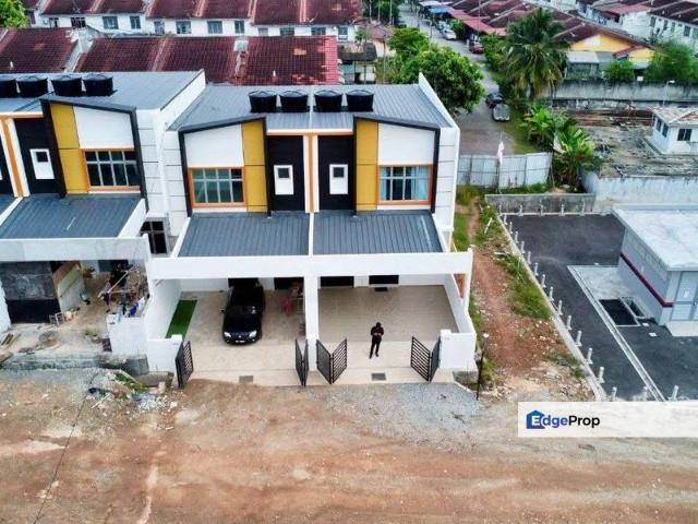 House for sale in Malaka