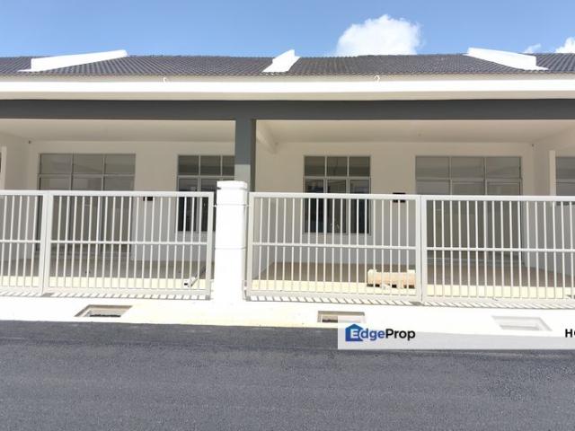 House for sale in Malaka