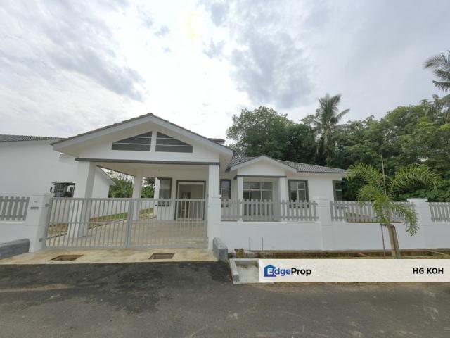 House for sale in Malaka