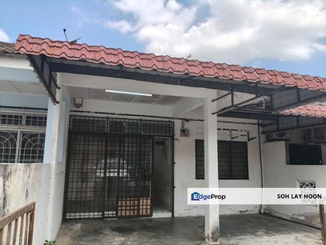 House for sale in Malaka