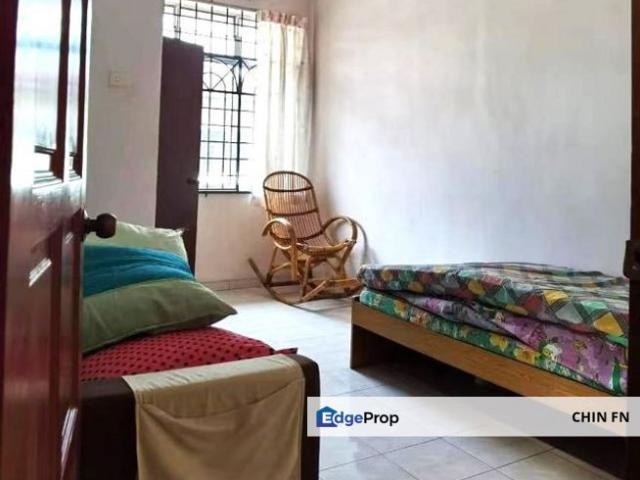 House for sale in Malaka