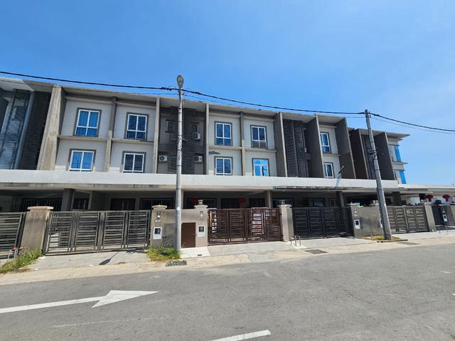 Terraced House for sale in Putatan, Sabah