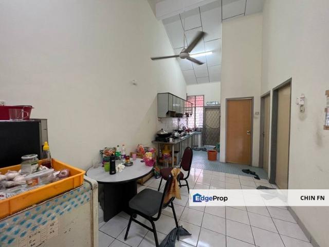 House for sale in Malaka