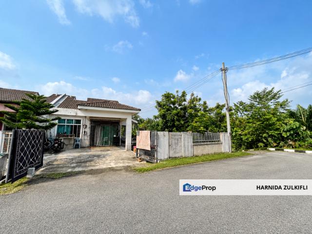 House for sale in Malaka