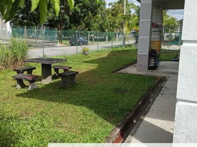 House for sale in Malaka