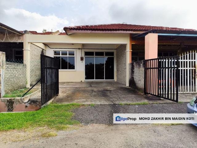 House for sale in Malaka
