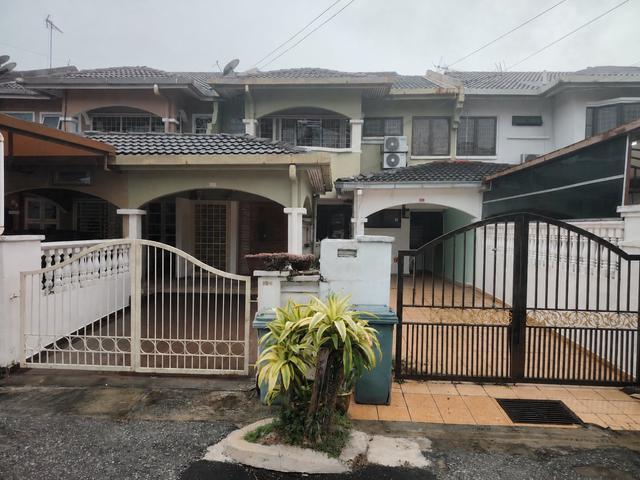 Townhouse for sale in Country Heights Damansara, Kuala Lumpur