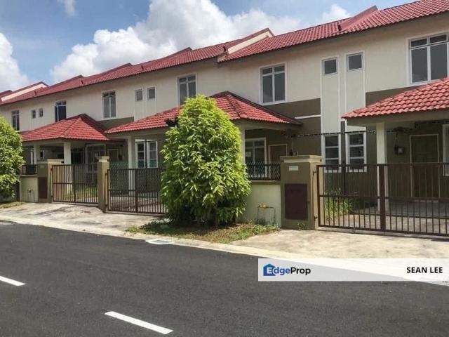 House for sale in Kampung Melayu Majidee, Tebrau