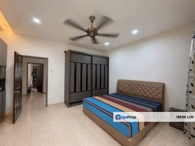 House for sale in Kampung Melayu Majidee, Tebrau