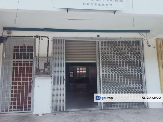 Shop for sale in Sierra Perdana, Masai
