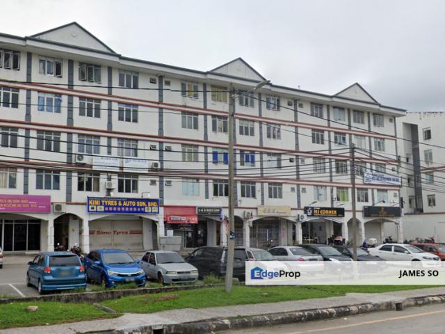 Flat for sale in Malaka