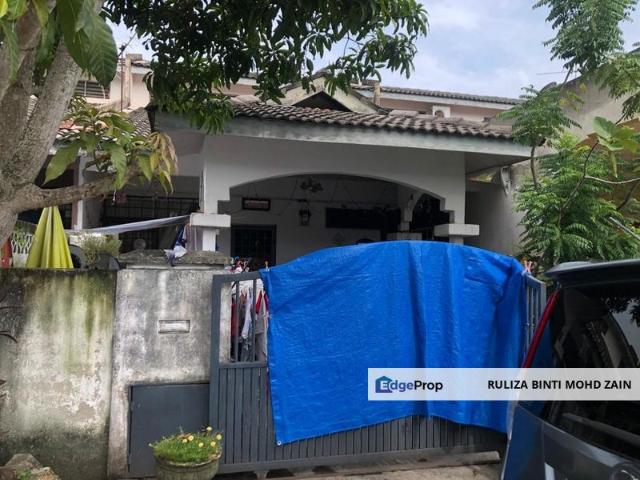House for sale in Malaka