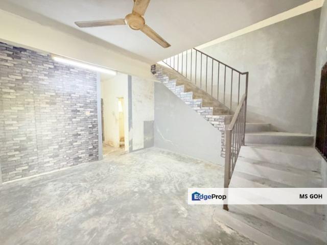 House for sale in Taman Bunga Cempaka Biru, Parit Raja