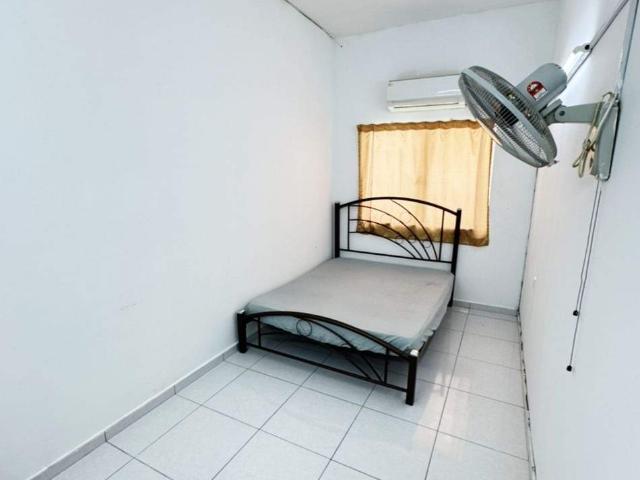 Room for rent in Jenjarom, Selangor