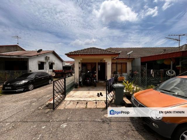 House for sale in Layang-layang, Johor