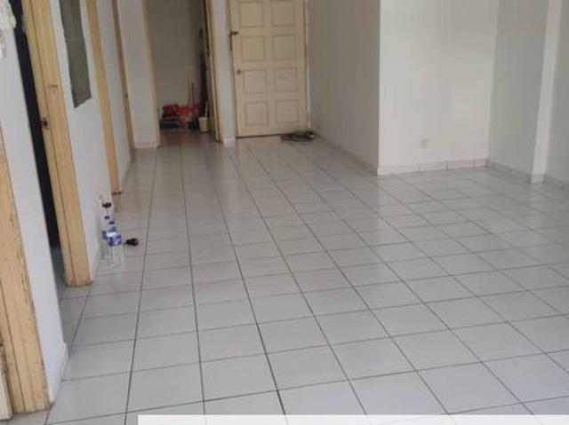 Flat for sale in Petaling, Damansara Damai
