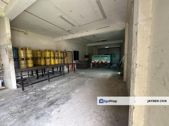 Shop for rent in Kajang, Langat