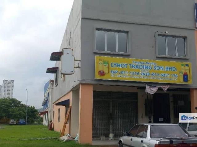 Shop for rent in Kajang, Langat