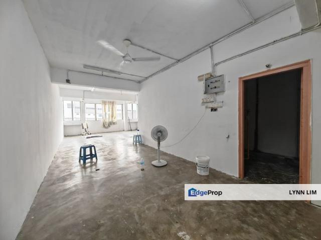 Shop for rent in Alam Impian, Selangor