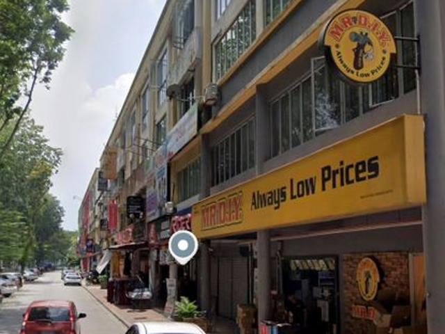 Shop for rent in Shah Alam, Petaling