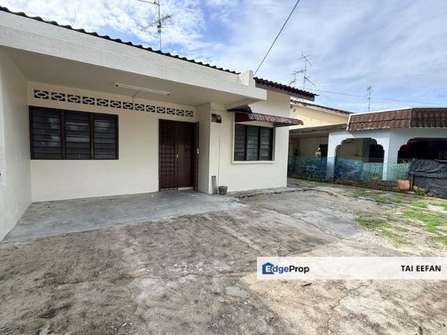 House for sale in Pekan Nanas, Johor