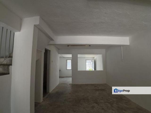 House for sale in Kampung Sri Puchong, Majlis Bandaraya Subang Jaya
