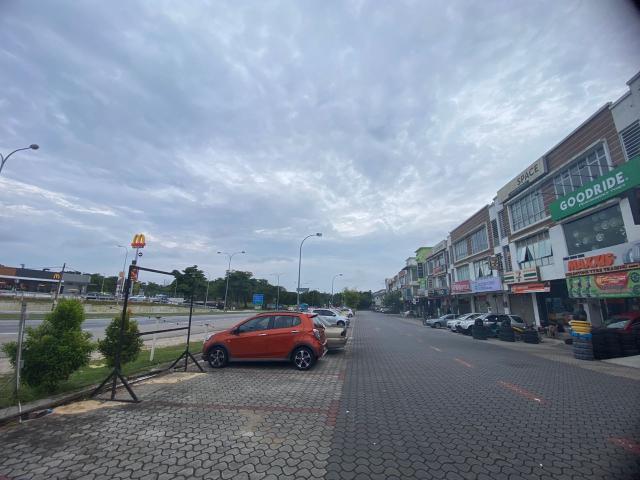 Shop for rent in Bukit Ledang, Johor