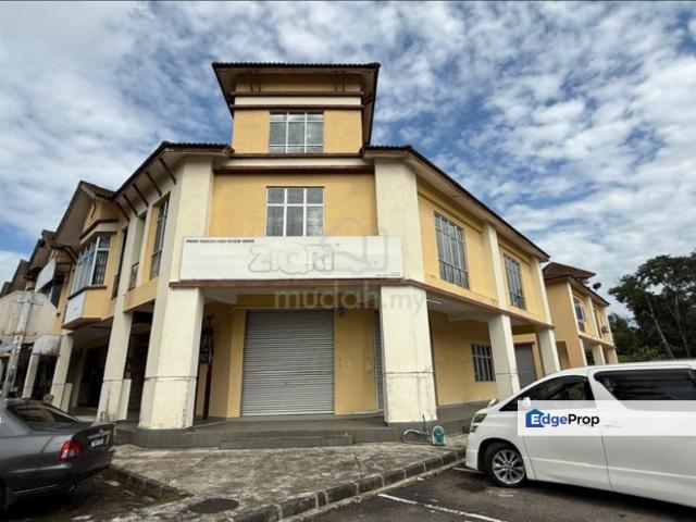Shop for rent in Bukit Ledang, Johor