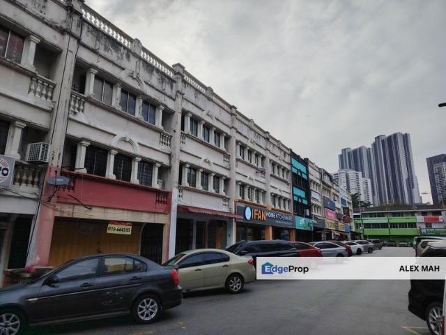 Shop for rent in Country Heights Damansara, Kuala Lumpur