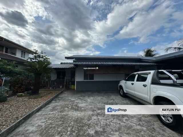 House for sale in Batu Kawa