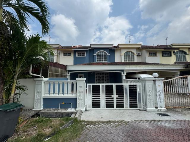Terraced House for sale in Pekan Nanas, Johor