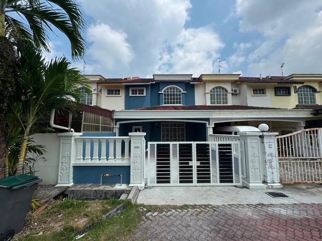 Terraced House for sale in Pekan Nanas, Johor