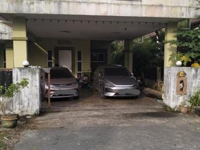 Residential House for sale in Kuching, Bahagian Kuching