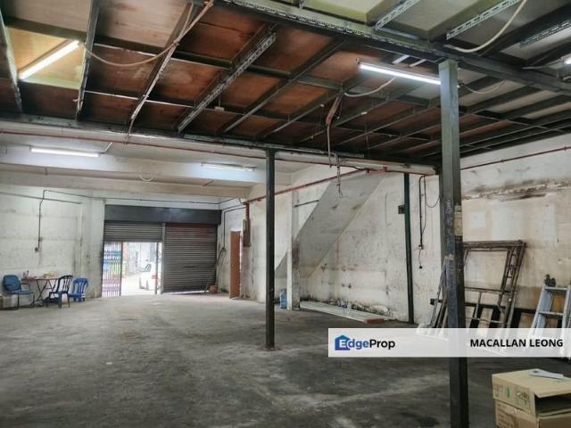 Warehouse for rent in Salak Selatan, Kuala Lumpur