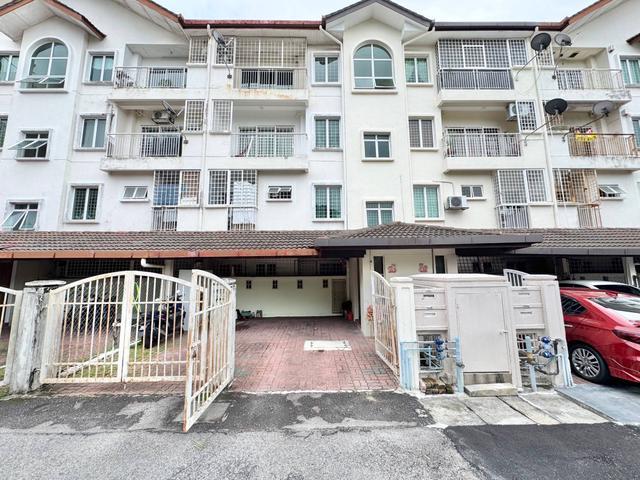 Townhouse for sale in Petaling, Subang Jaya