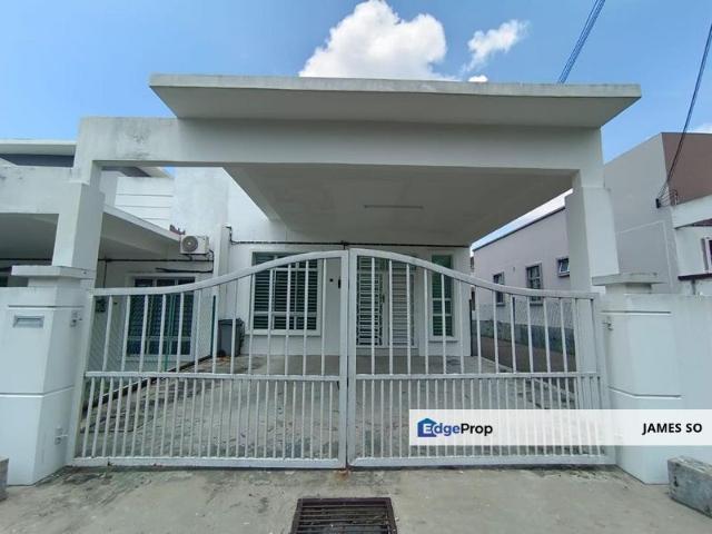 House for sale in Malaka