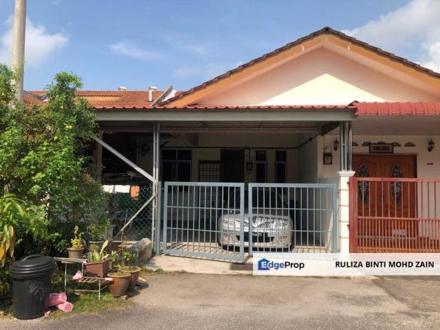 House for sale in Malaka