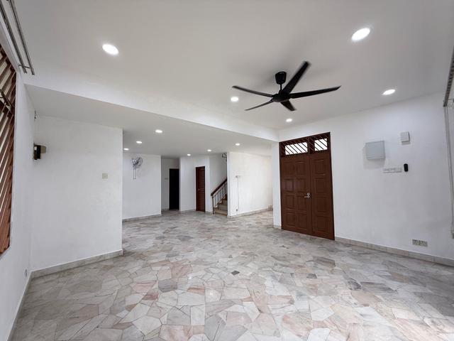 Bungalow for rent in Johore Bahru, Johor