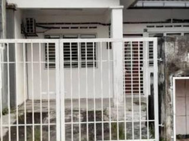 House for sale in Tanjong Karang, Selangor
