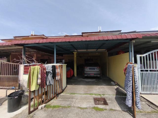 Terraced House for sale in Tanjong Karang, Selangor