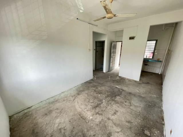 Flat for sale in Kajang, Langat