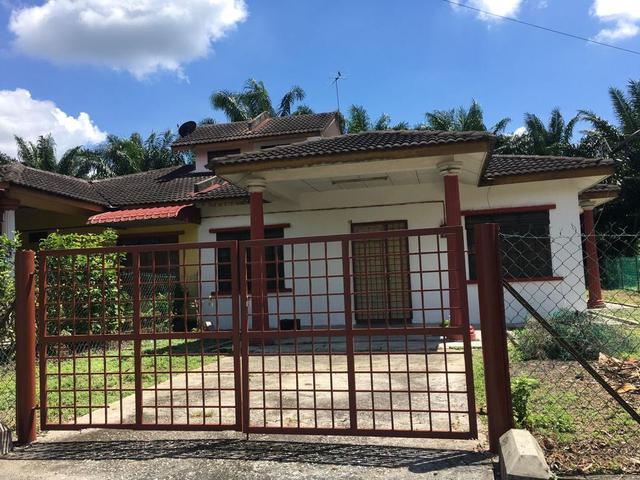 Residential House for sale in Tangkak