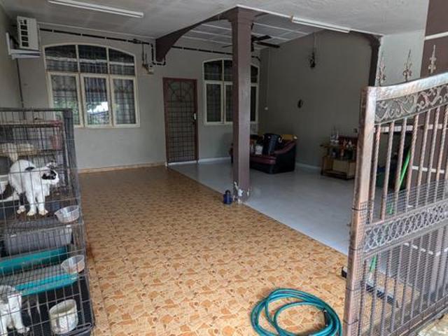 Terraced House for sale in Malaka