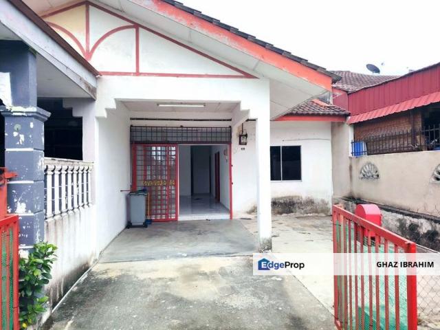 House for sale in Malaka