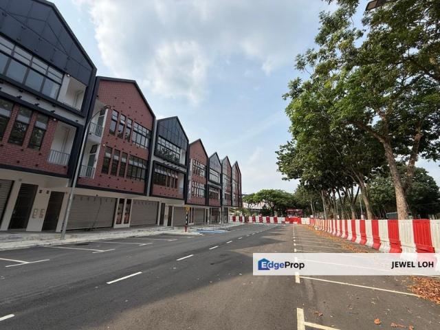 Shop for rent in Bukit Ledang, Johor